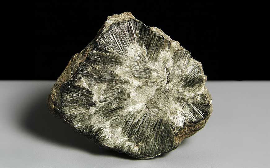 what does anthophyllite look like